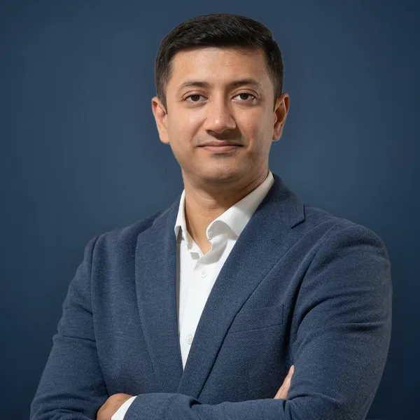 Ali Rizvi Headshot